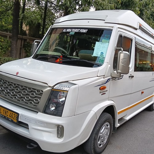 13 Seater Tempo Traveller