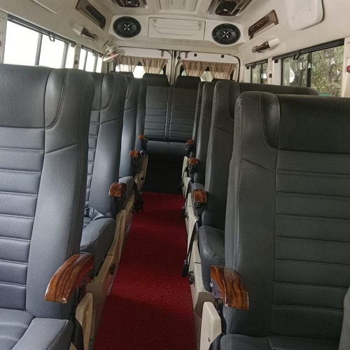 13 Seater Tempo Traveller