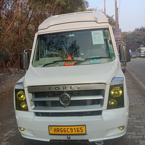 13 Seater Tempo Traveller