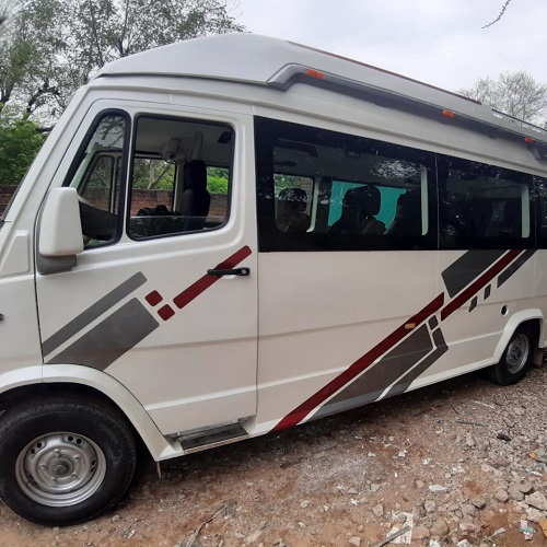 14 Seater Tempo Traveller
